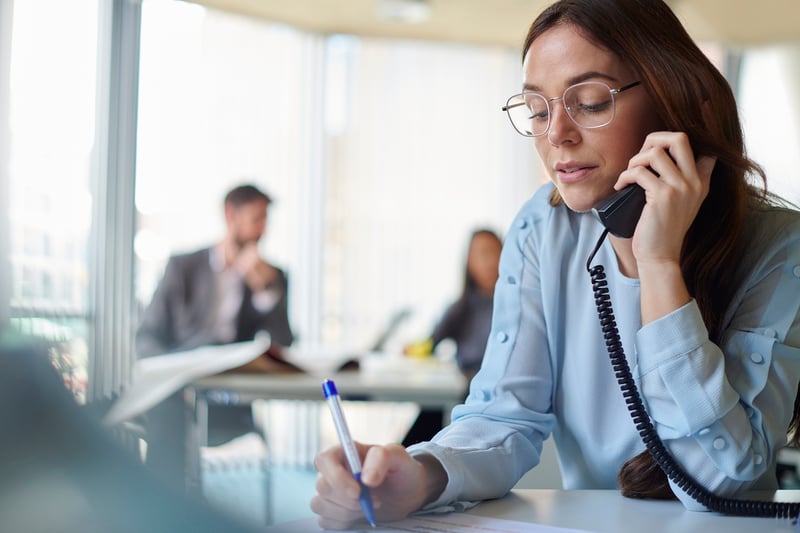 Landline vs Virtual Phone Systems for Small Businesses